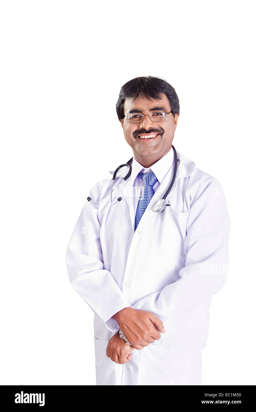 ein indischer Arzt stehende pose Stockfoto