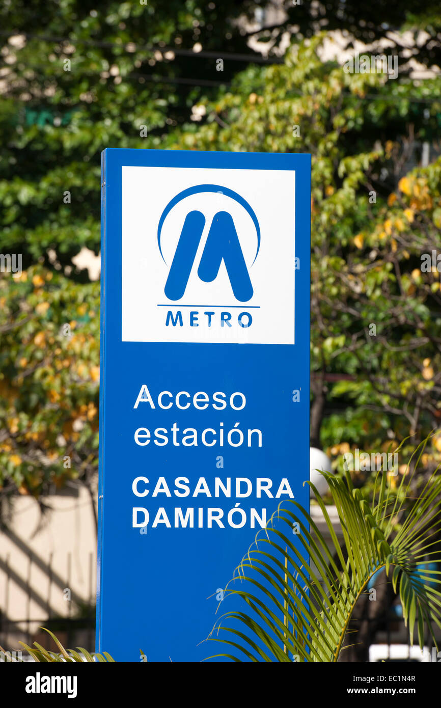 Dominikanische Republik, Santo Domingo, Parque De La Cultura, Metro-Station bin Nationaltheater Stockfoto