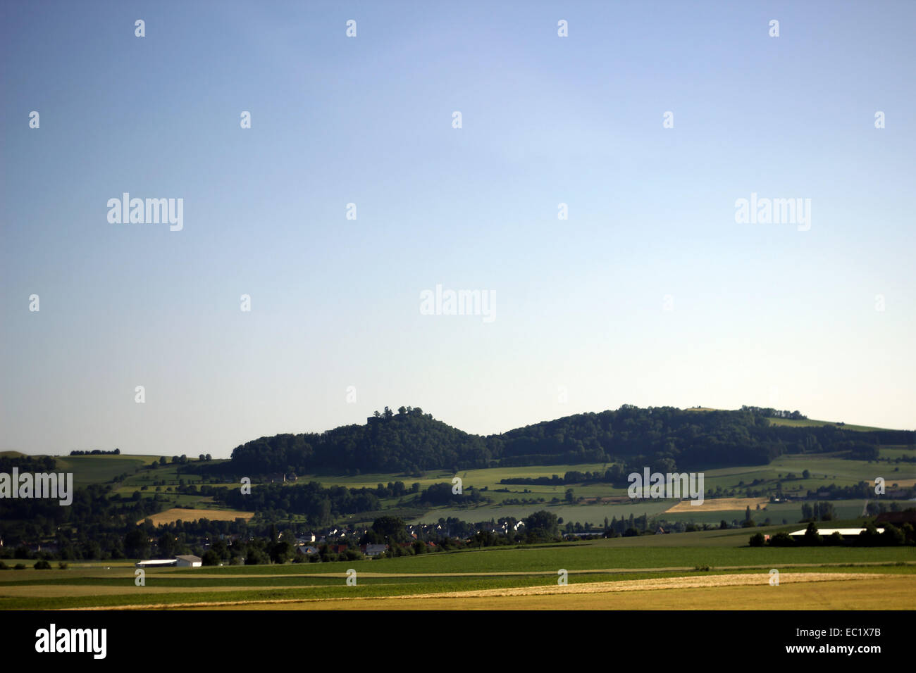 Malerische Landschaft Europas unter unbegrenzte wolkenlosen Himmel Stockfoto Malerische Landschaft Europas unter unbegrenzte wolkenlosen Himmel Stockfoto