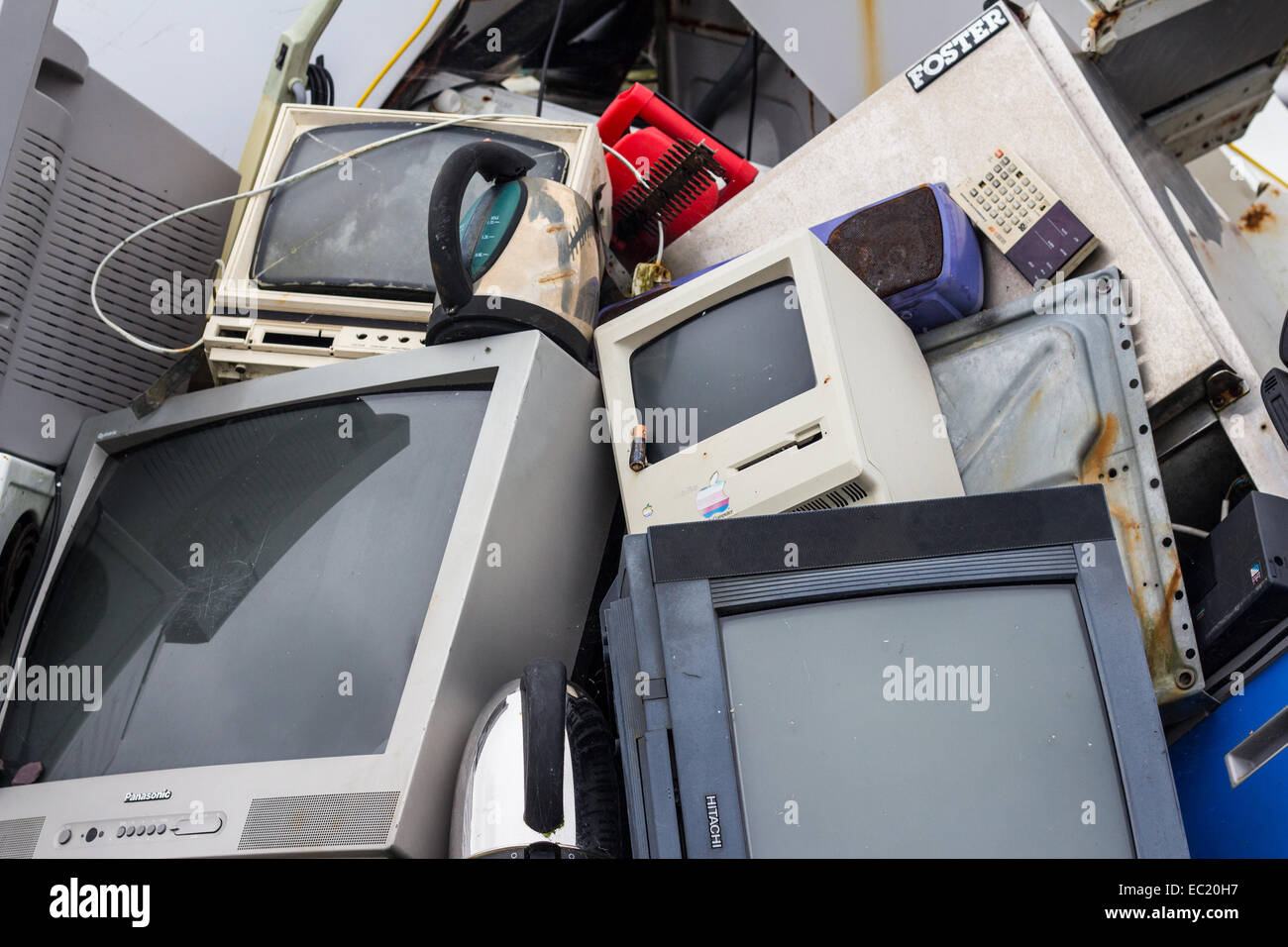 Ein Haufen Elektroschrott. Stockfoto