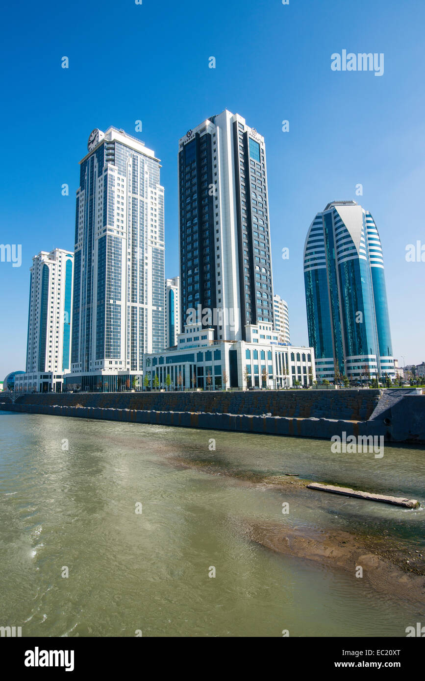 Modernes Business towers in der Innenstadt, Grosny, Tschetschenien, Kaukasus, Russland Stockfoto