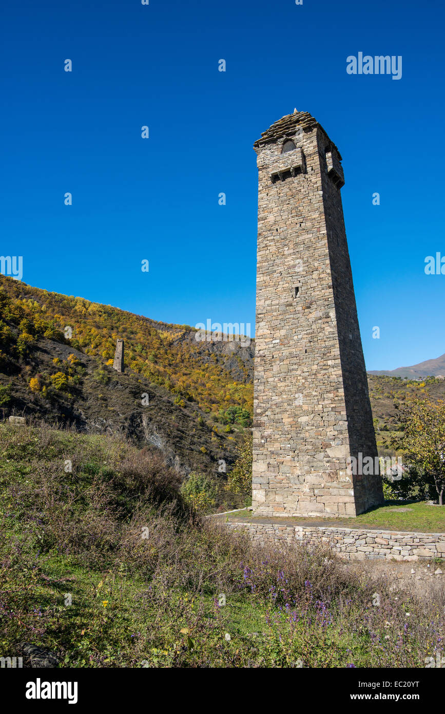 Tschetschenische Wachturm in der tschetschenischen Bergen in der Nähe von Itum Kale, Tschetschenien, Kaukasus, Russland Stockfoto