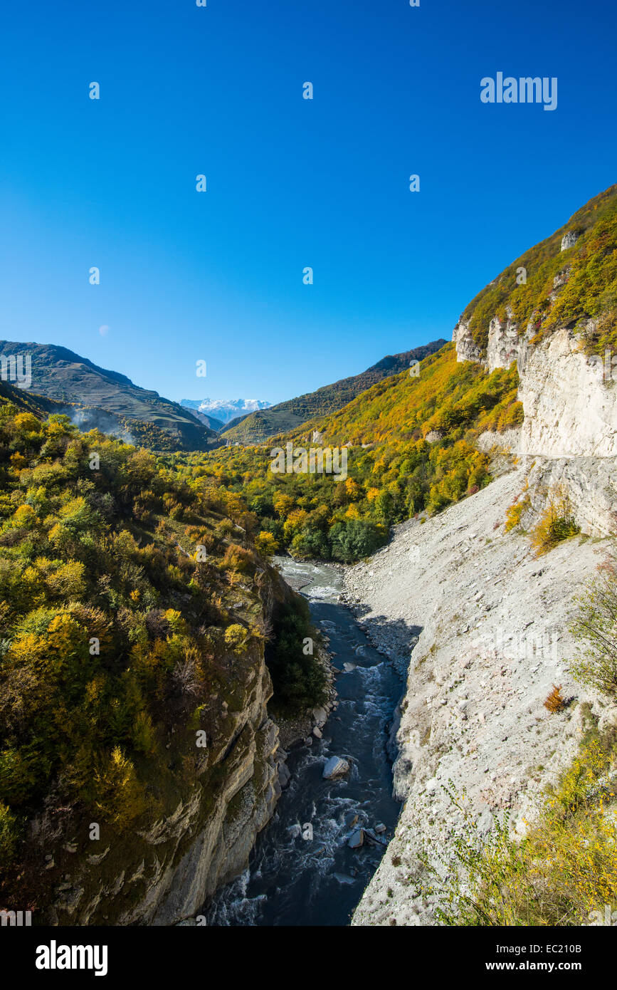 Schlucht am Fluss Argun tschetschenischen Berge, Tschetschenien, Kaukasus, Russland Stockfoto