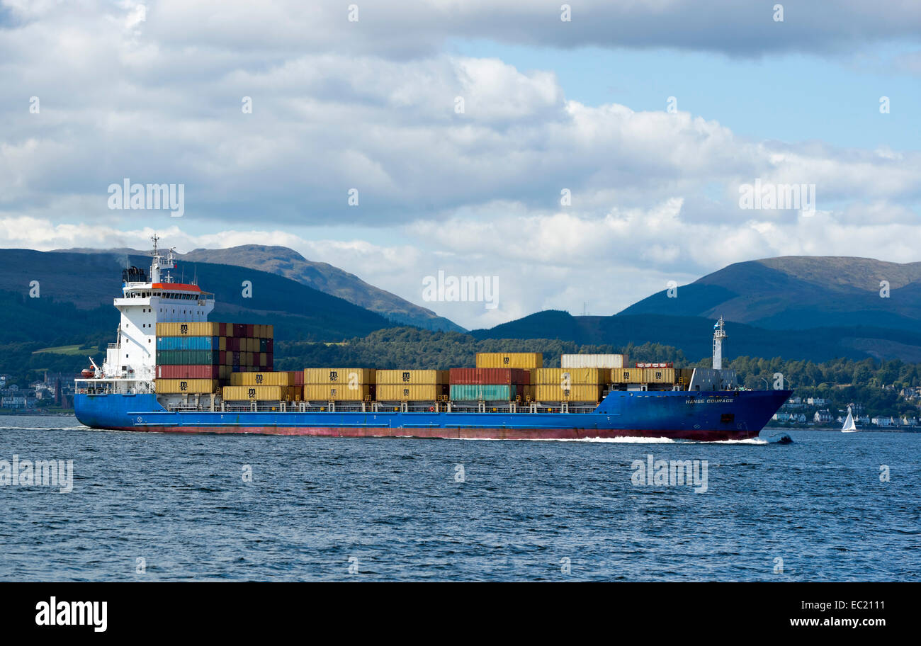 Containerschiff Hanse Mut in den Firth of Clyde aus Dunoon, Schottland, Vereinigtes Königreich Stockfoto