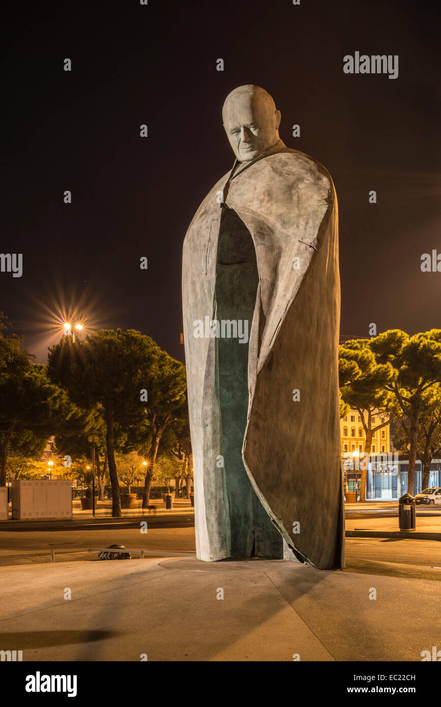 Conversazioni, monumentale Skulptur von Oliviero Rainaldi, Rom Termini Bahnhof Esquilino, Rom von Papst Johannes Paul II., 2011 Stockfoto