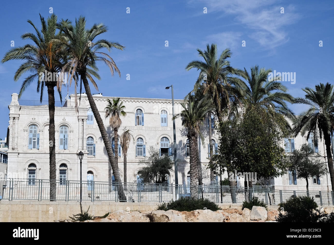 Die Saint Louis Hospital Francais auf Hatsanhanim Straße angrenzend an die Altstadt von Jerusalem. Stockfoto