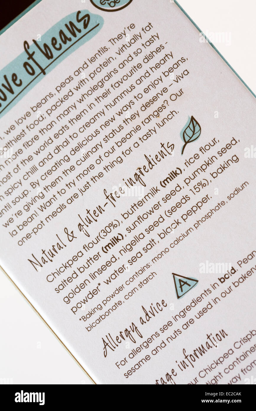 Gluten freie Informationen über ein Cracker-Paket. Stockfoto