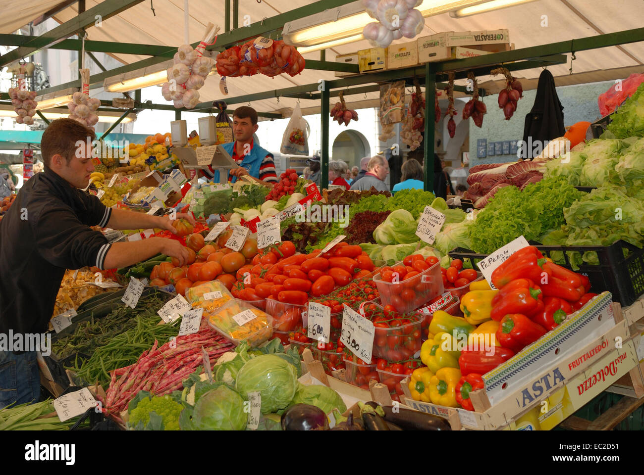 Obstmarkt Bozen in Südtirol. Stockfoto