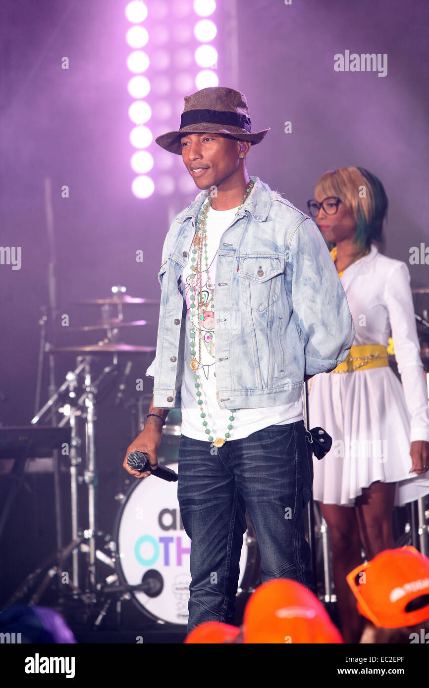 Pharrell Williams die live auf die "heute" zeigen im Rahmen der NBC