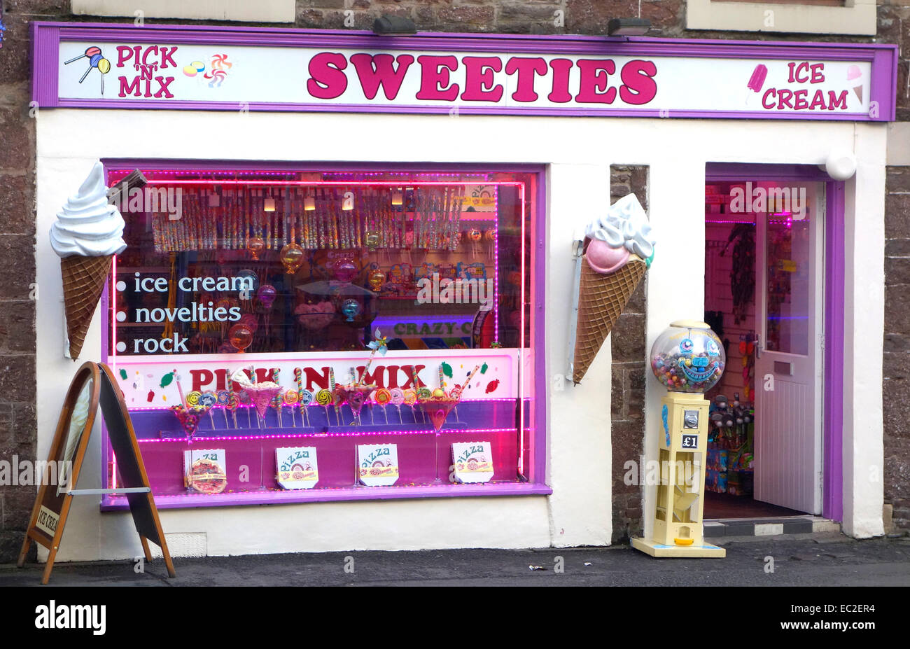 Sweeties Süßwarenladen, Leny Road, Callander, Trossachs, Stirlignshire, Schottland, UK Stockfoto