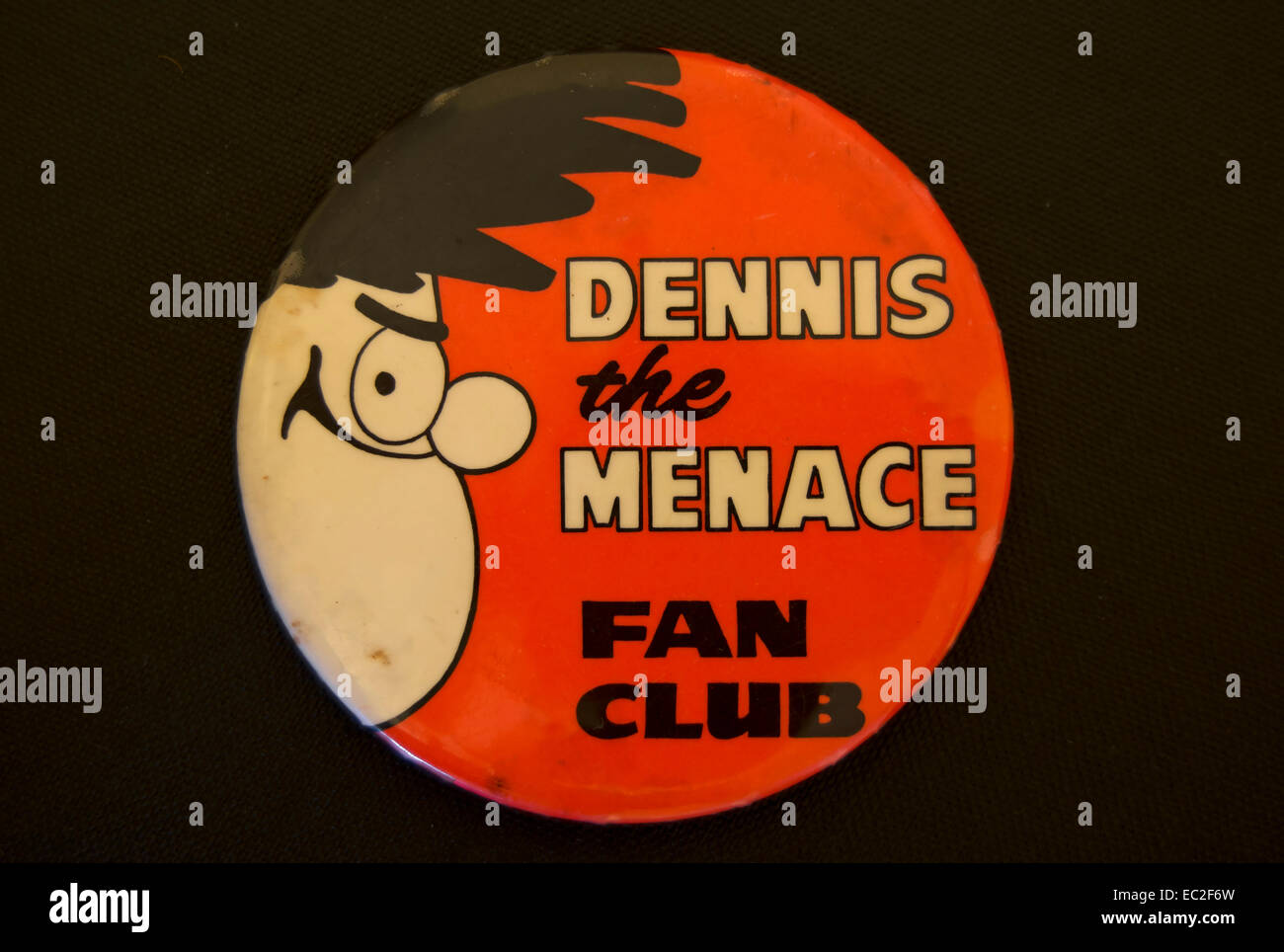 Dennis die Drohung Fanclub Revers Abzeichen der 1970er Jahre feiert das Zeichen aus dem Beano-comic Stockfoto