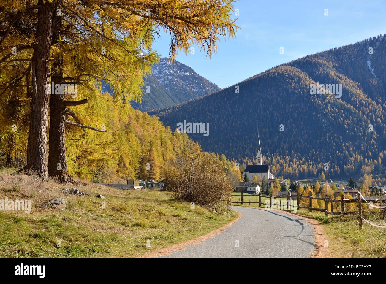 Wichtigste Kirche von Zernez, Unterengadin, Kanton Graubünden, Schweiz Stockfoto