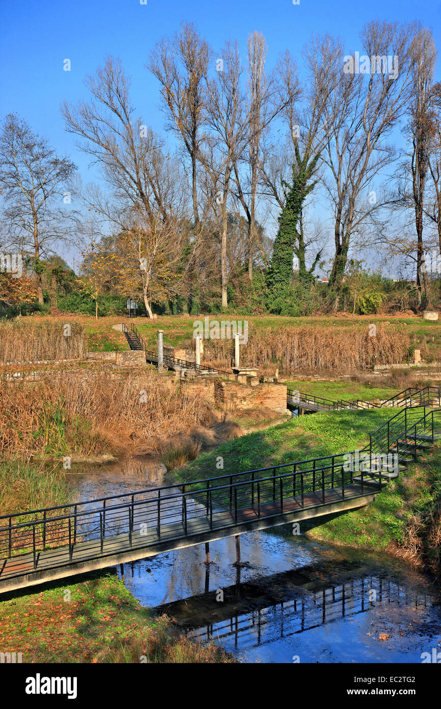 Das Heiligtum der Isis und Vafyras Fluss an der archäologischen Stätte von Dion, Pieria, Mazedonien, Griechenland. Stockfoto