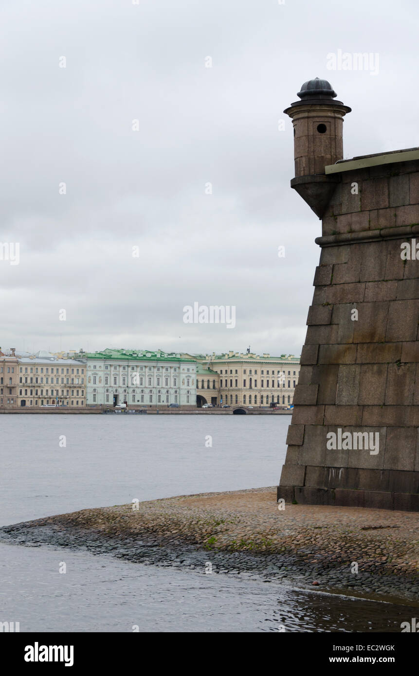 Die Peter und Paul Festung und die Newa in Sankt-Petersburg, Russland. Stockfoto