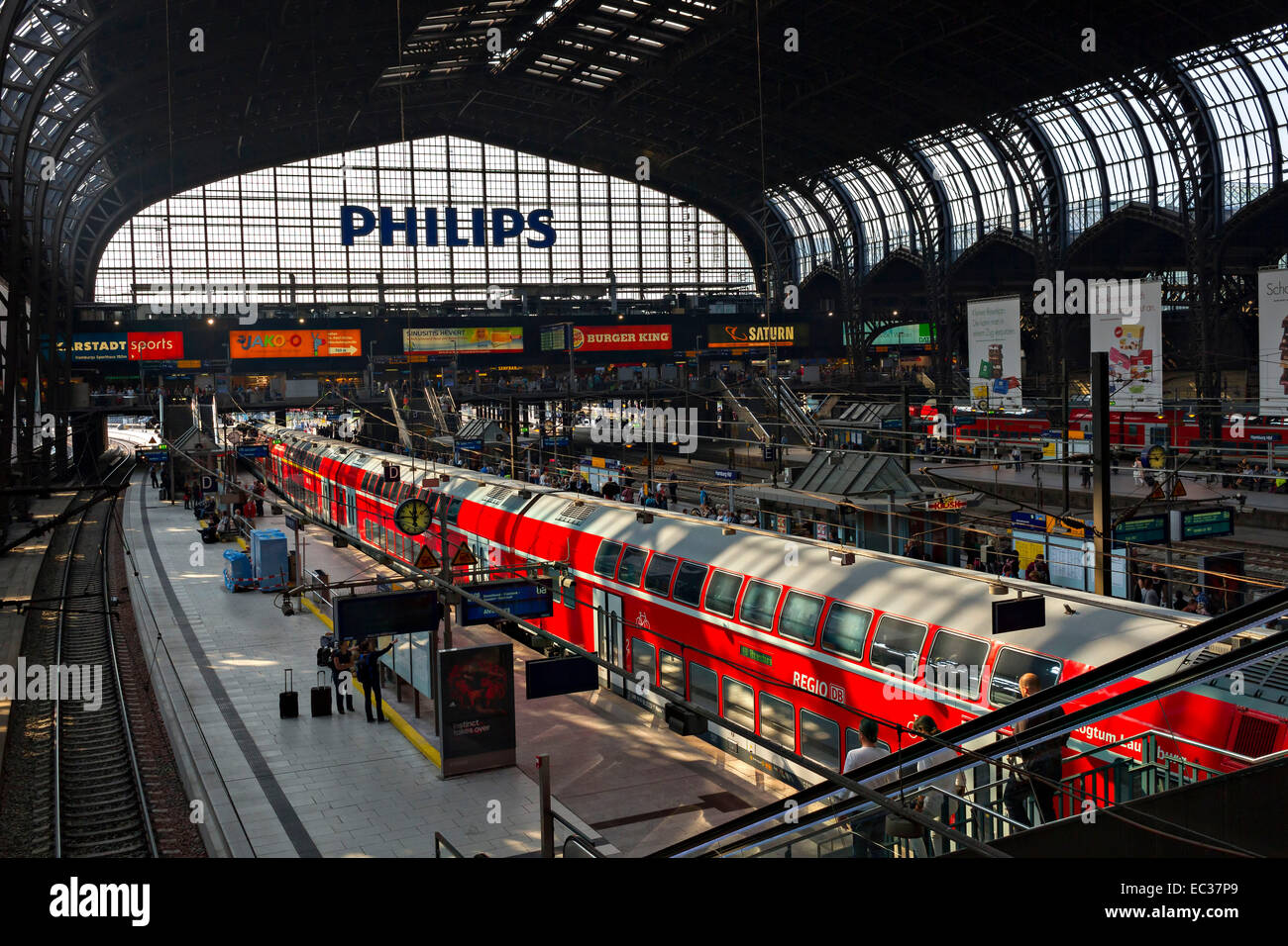 Im Inneren der Hauptbahnhof Hauptbahnhof, Hamburg, Deutschland, Europa. Stockfoto