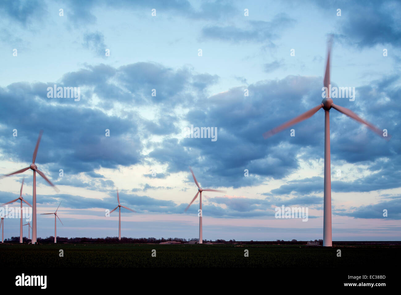 Wind park Wybelsumer Polder, Emden, Ostfriesland, Niedersachsen, Deutschland Stockfoto