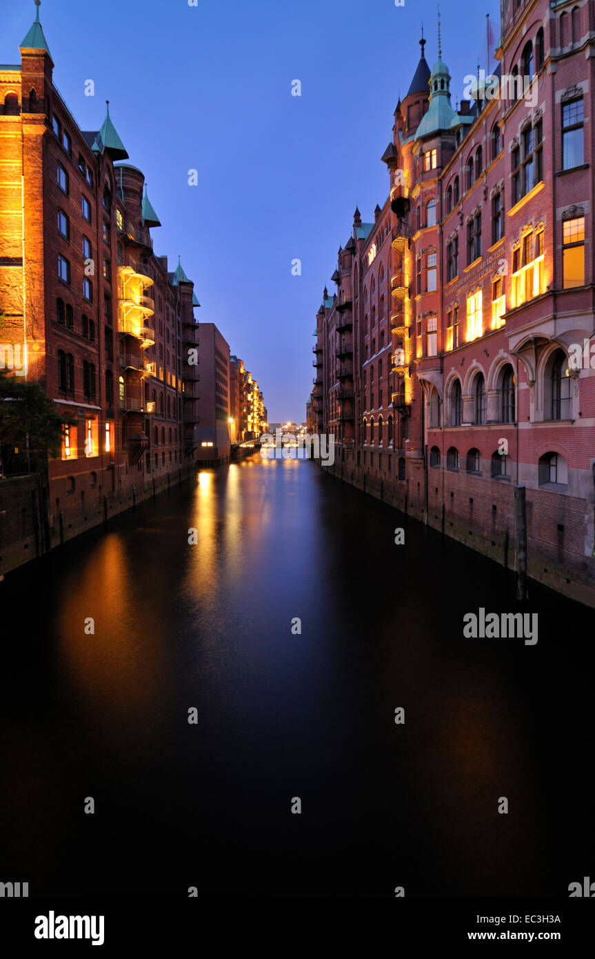 Hamburg Hafen alte Lagerhäuser Stockfoto