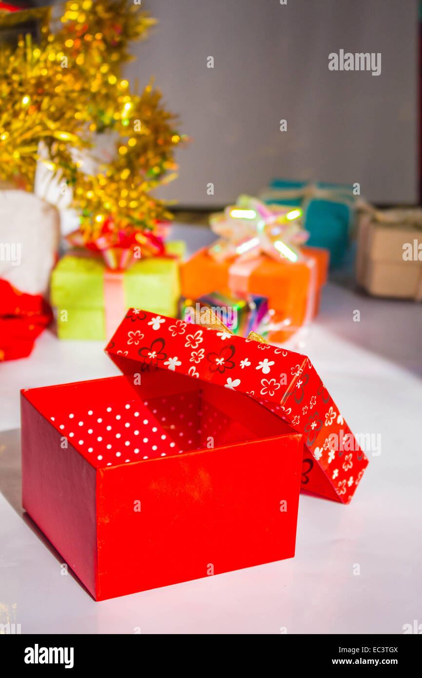 Geschenk-Box mit Deckel Stockfoto