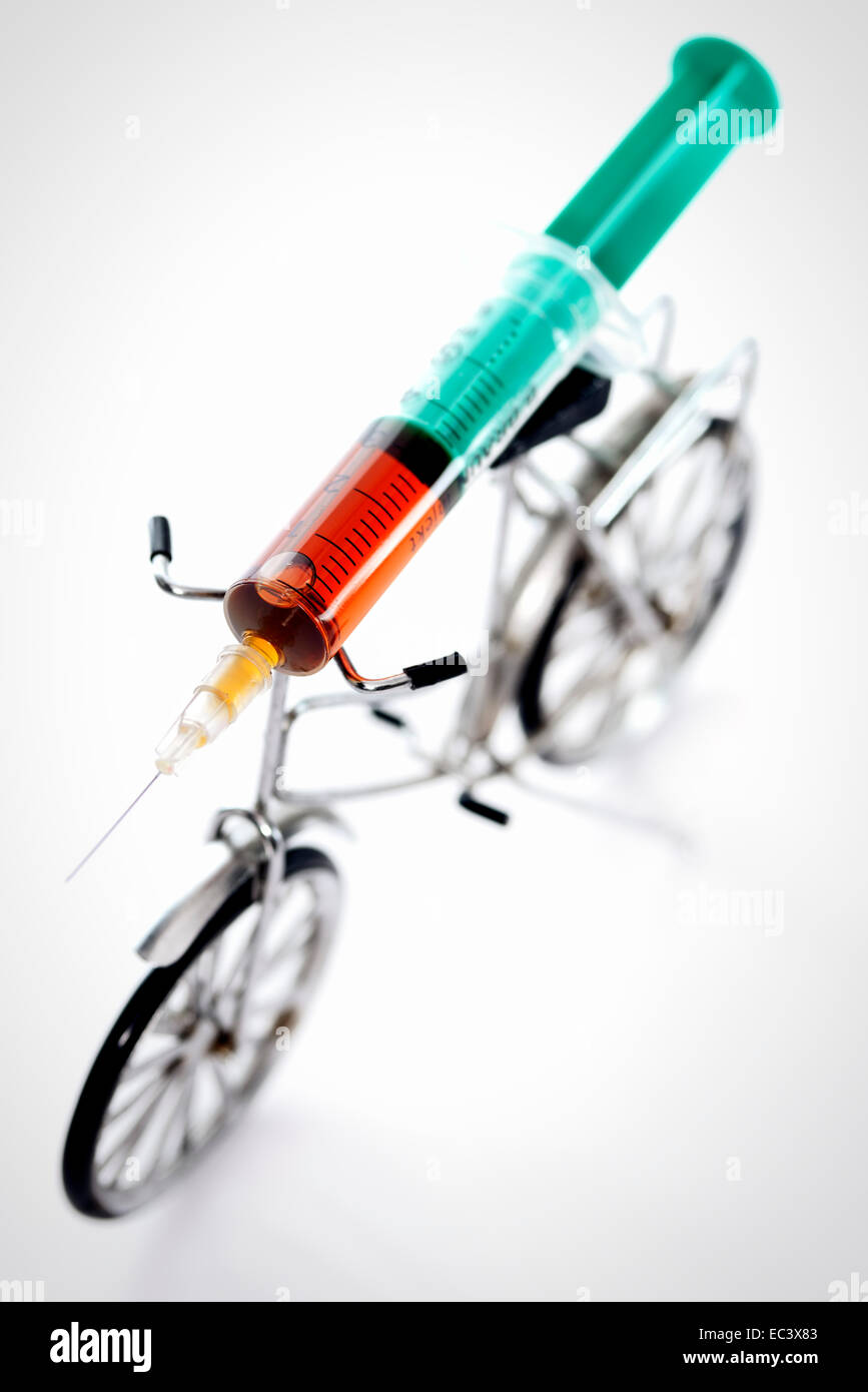 Fahrrad und Spritze, doping im Radsport Stockfotografie - Alamy