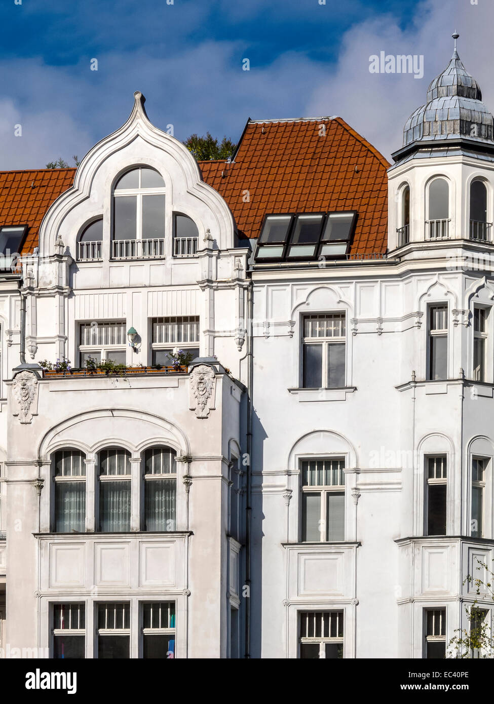 Restauriertes erkerfenster -Fotos und -Bildmaterial in hoher Auflösung ...