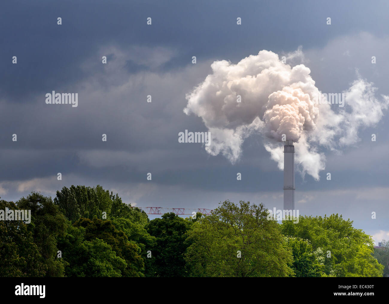 rauchigen Schornstein Stockfoto