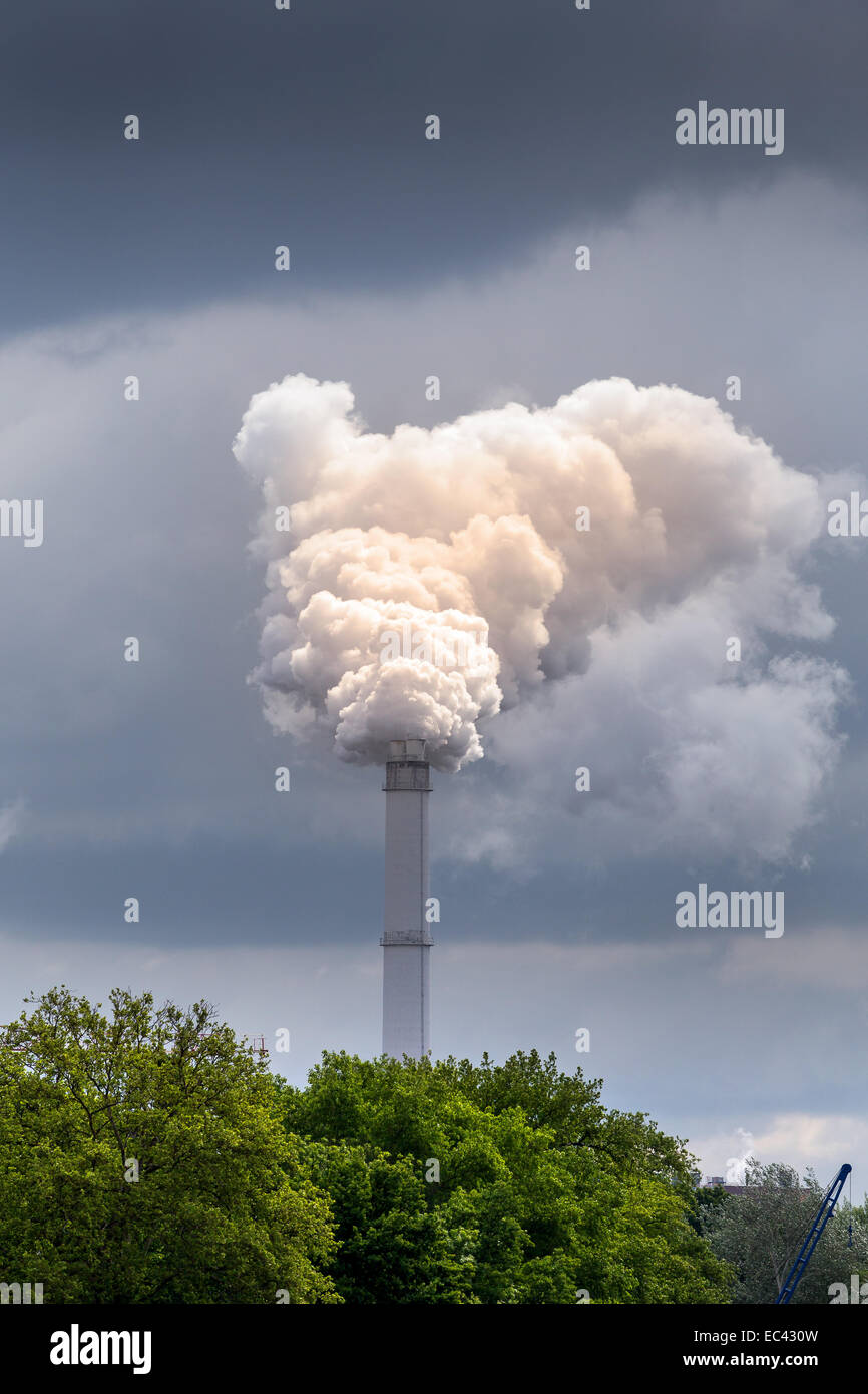 rauchigen Schornstein Stockfoto