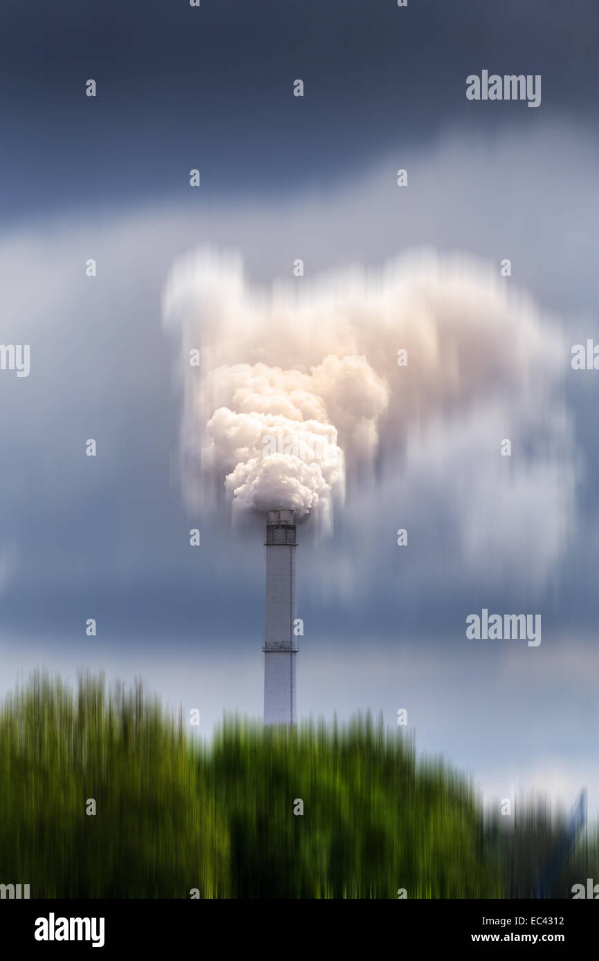 rauchigen Schornstein Stockfoto