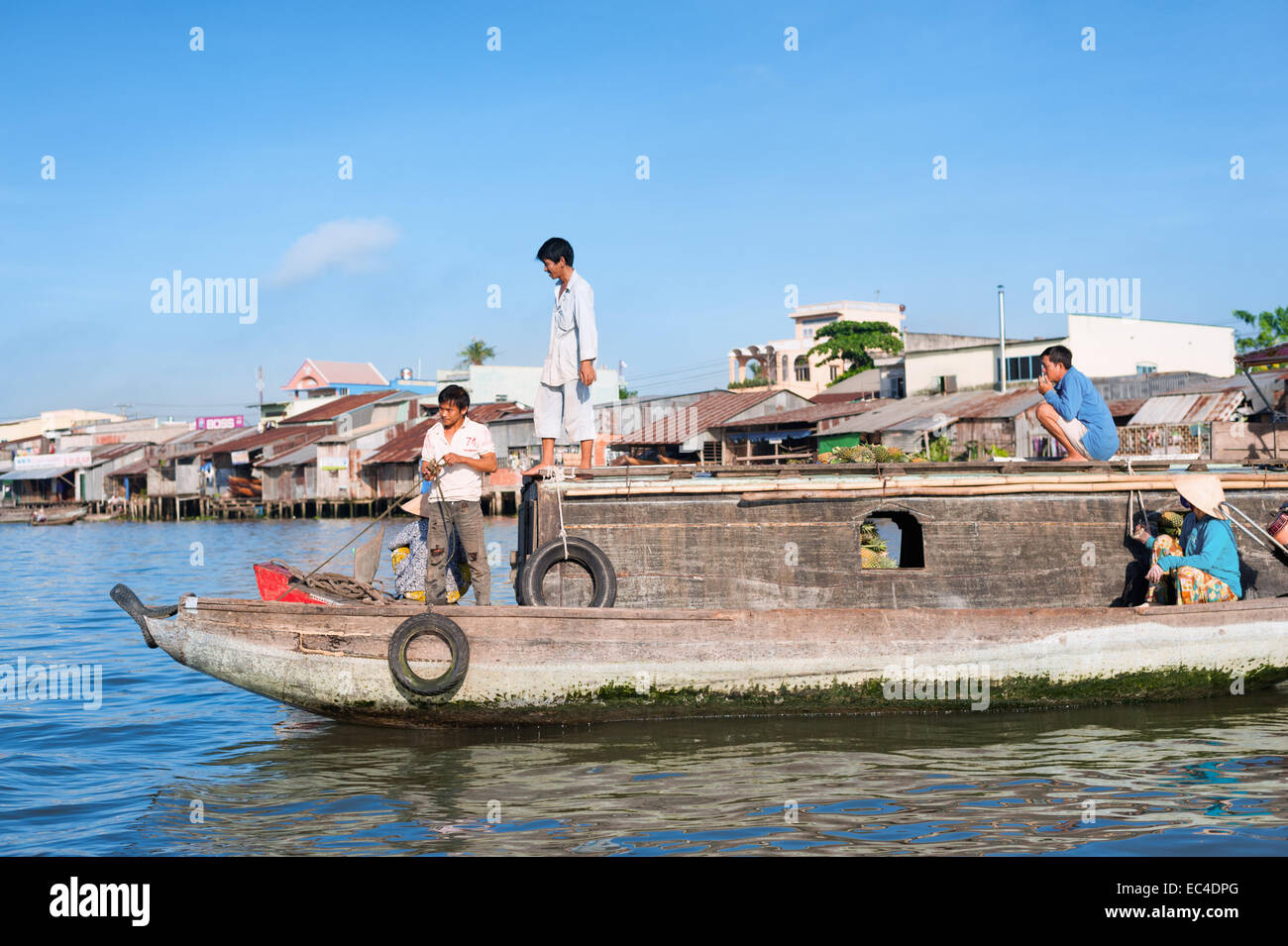 Arbeitsboot Fluss in Can Tho schwimmenden Markt im Mekong-Delta, Vietnam Stockfoto
