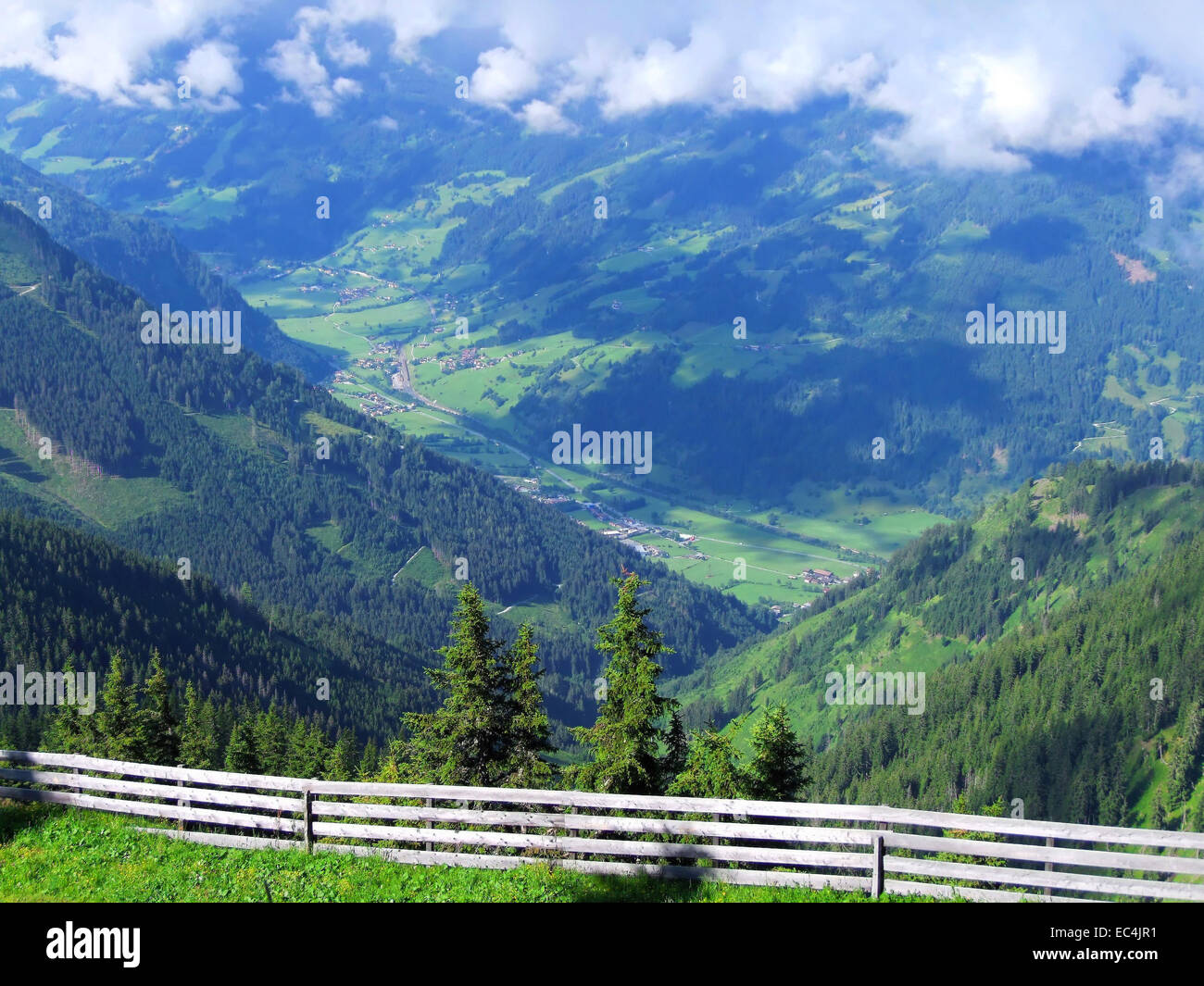 Erleben Sie unberührten Natur auf dem Fluseck mit herrlichem Blick in die Gasteinertatl Stockfoto