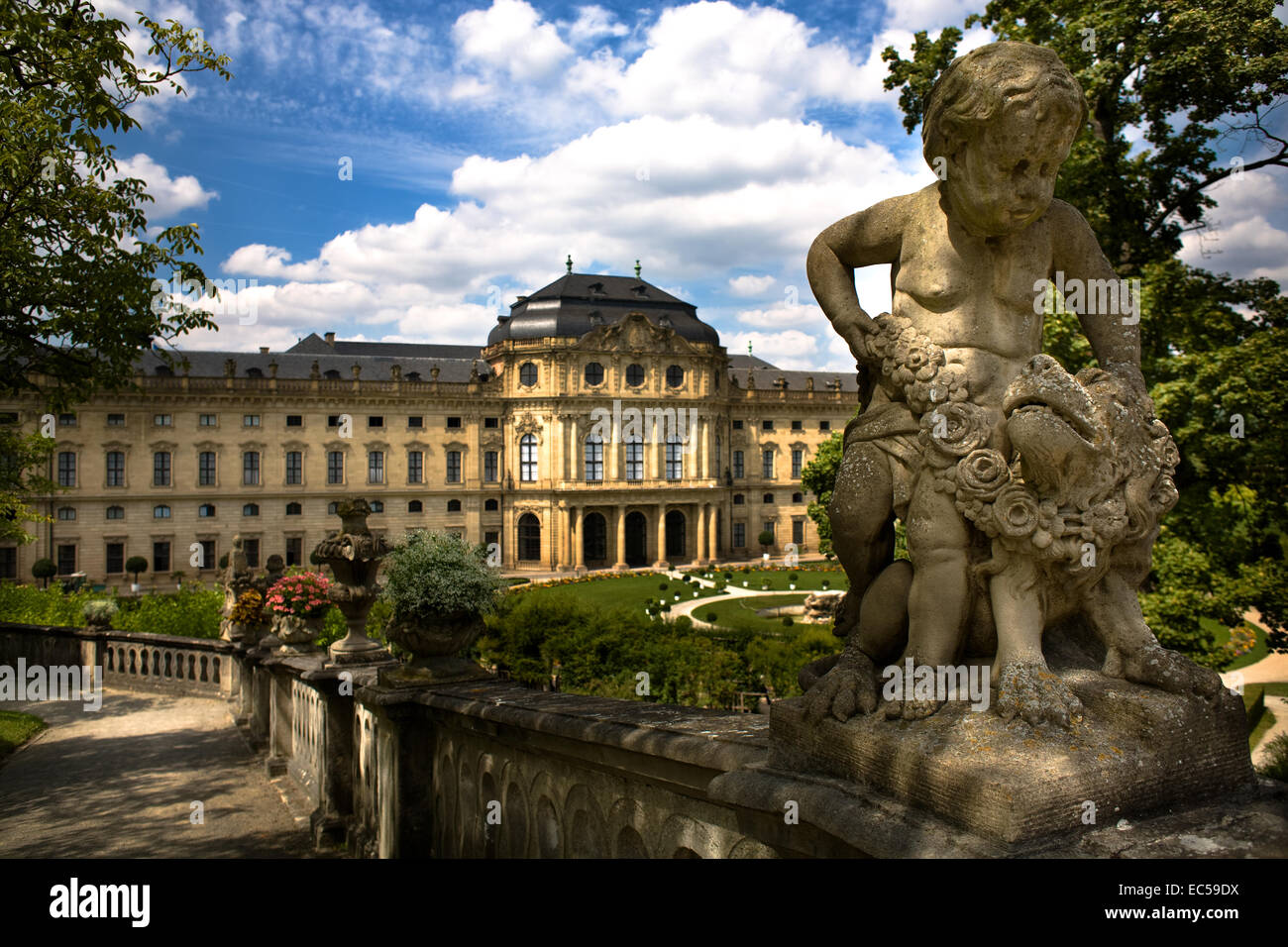 Würzburger Residenz mit dem Hofgartens und Residenzplatz (UNESCO) Stockfoto