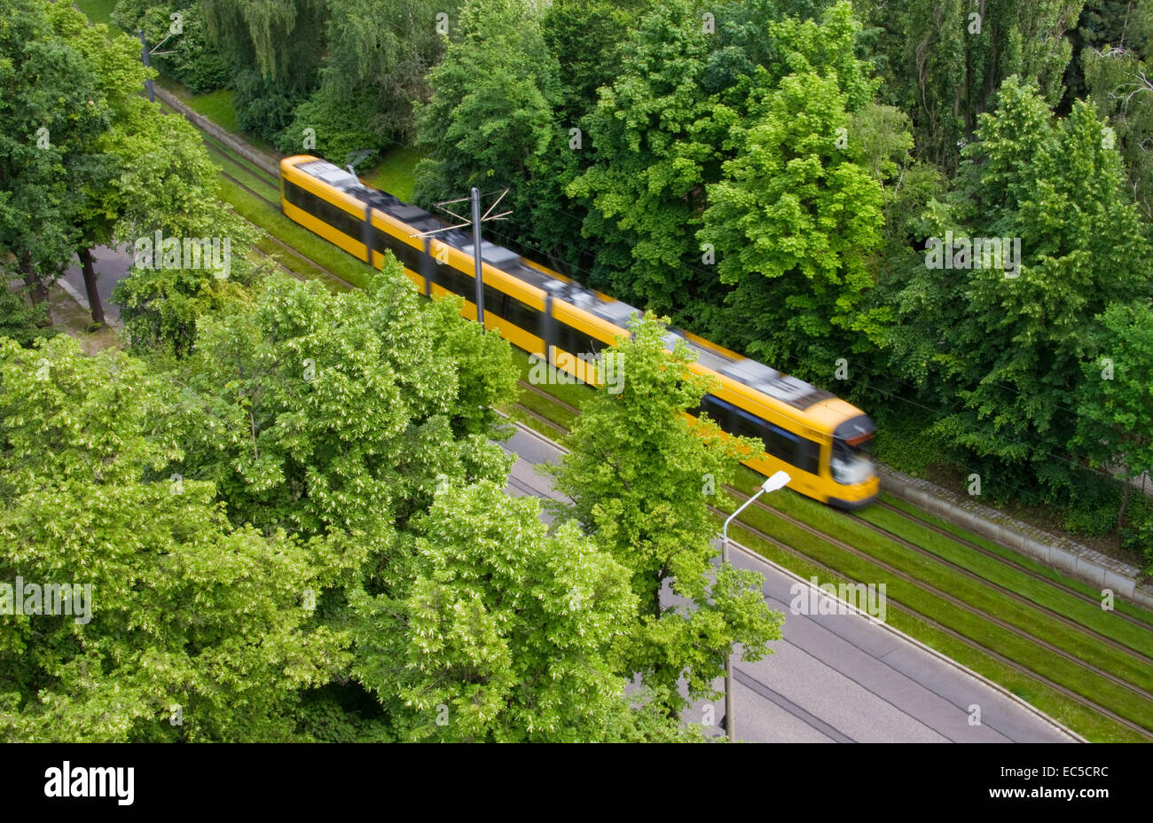 fahren Straßenbahn von oben Stockfoto