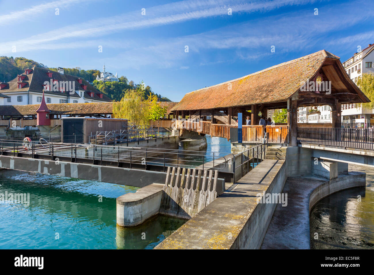 Die Spreuer-Brücke über den Fluss Reuss, Luzern am Vierwaldstätter See, Schweiz. Stockfoto