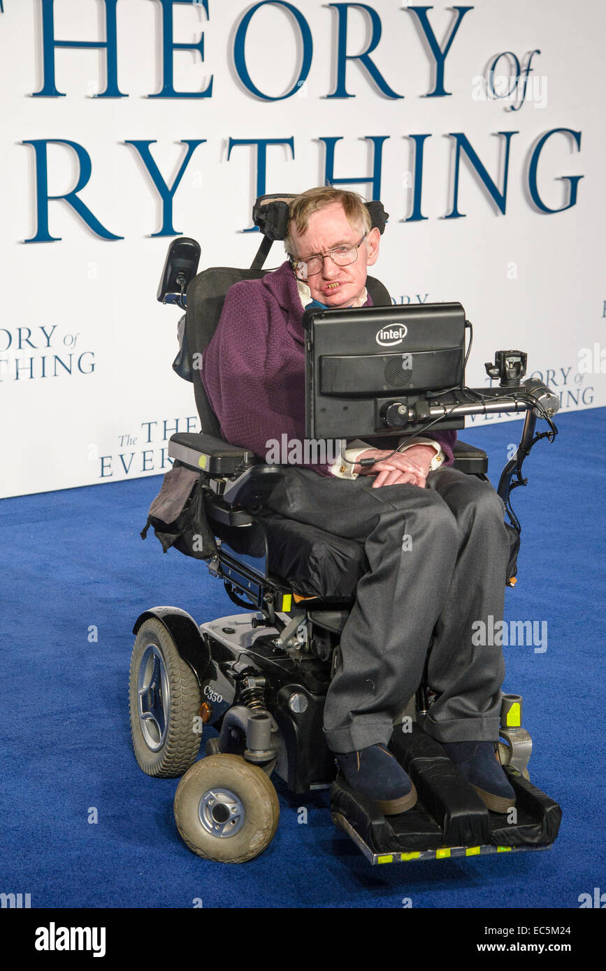 London, UK. 9. Dezember 2014. Stephen Hawking besucht die UK-Premiere von The Theory of Everything auf 12.09.2014 im ODEON Leicester Square, London. Bildnachweis: Julie Edwards/Alamy Live-Nachrichten Stockfoto