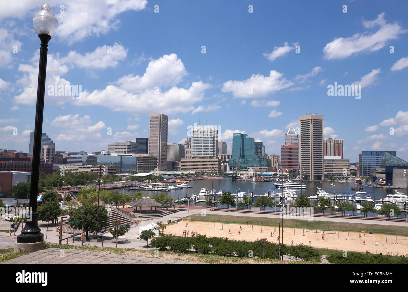 Baltimore Inner Harbor in Maryland vom Federal Hill gesehen. Stockfoto