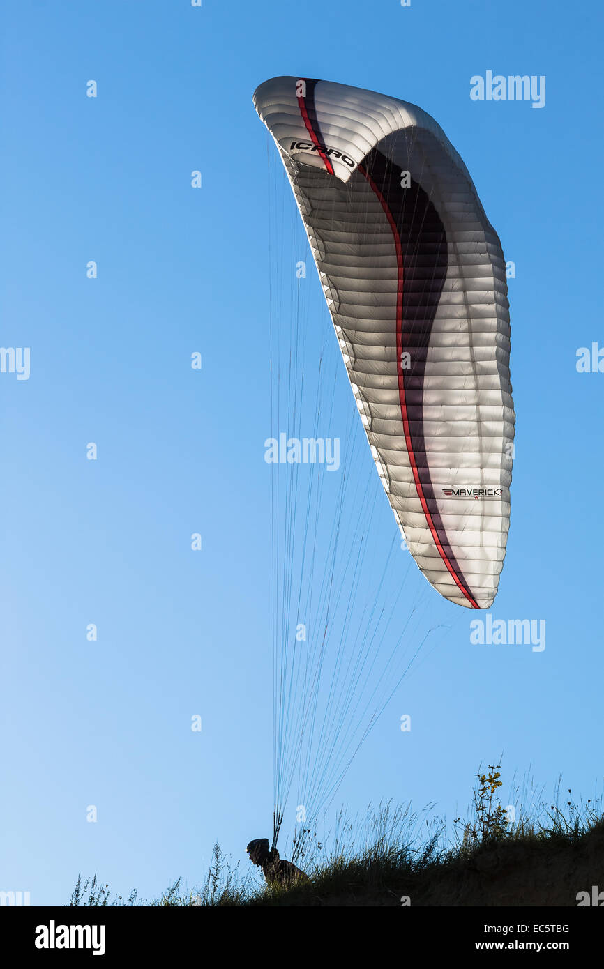 Gleitschirm zu Beginn Stockfoto