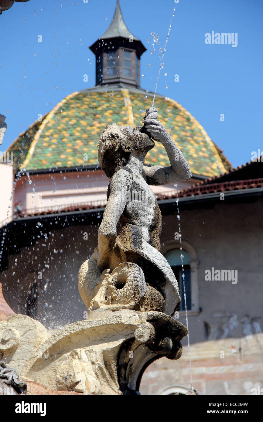 Statue am Neptunbrunnen, Trento, Italien Stockfoto