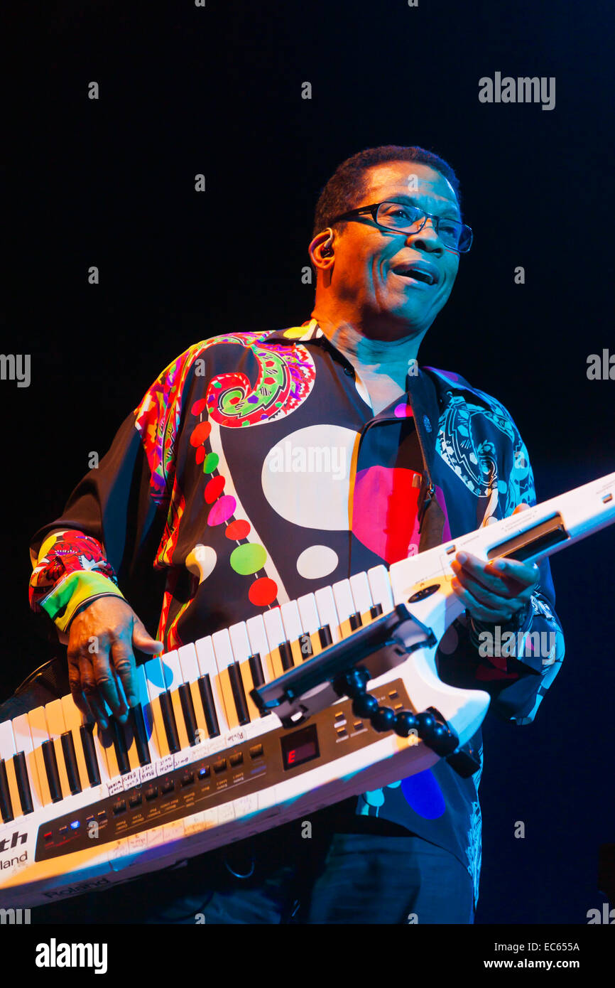 HERBIE HANCOCK Preforms auf der Hauptbühne auf dem MONTEREY JAZZ FESTIVAL Stockfoto