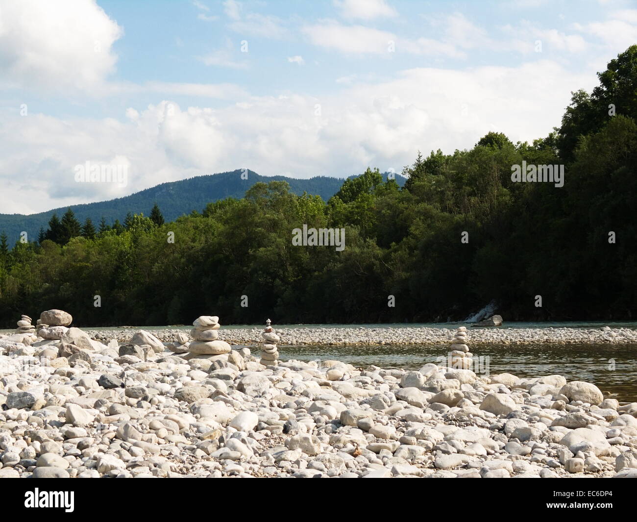 Isar-Flusslandschaft in der oberbayerischen Alpen zwischen Wallgau und Lenggries Stockfoto