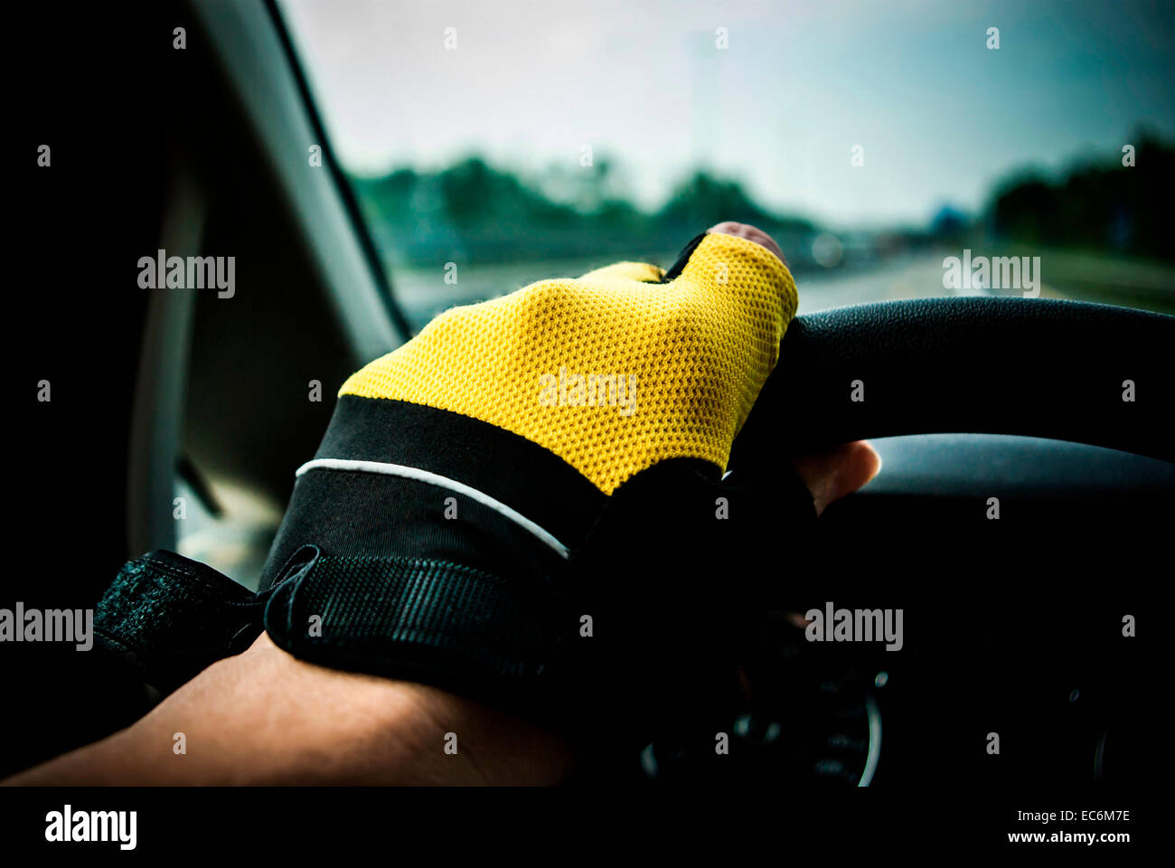 Autofahrer handschuhe -Fotos und -Bildmaterial in hoher Auflösung – Alamy