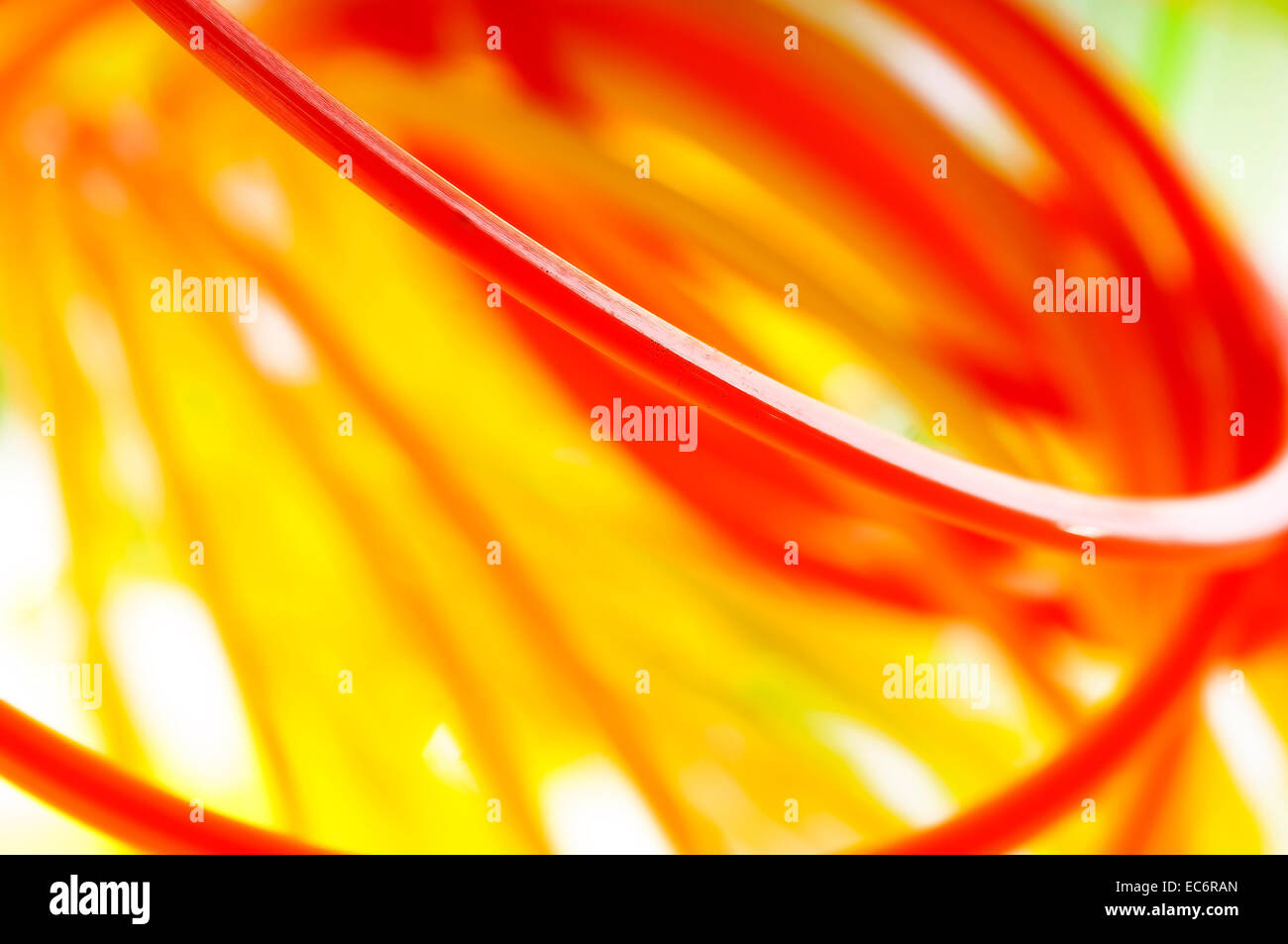 Regenbogenfarbenen Draht Spirale abstrakten Hintergrund Stockfoto