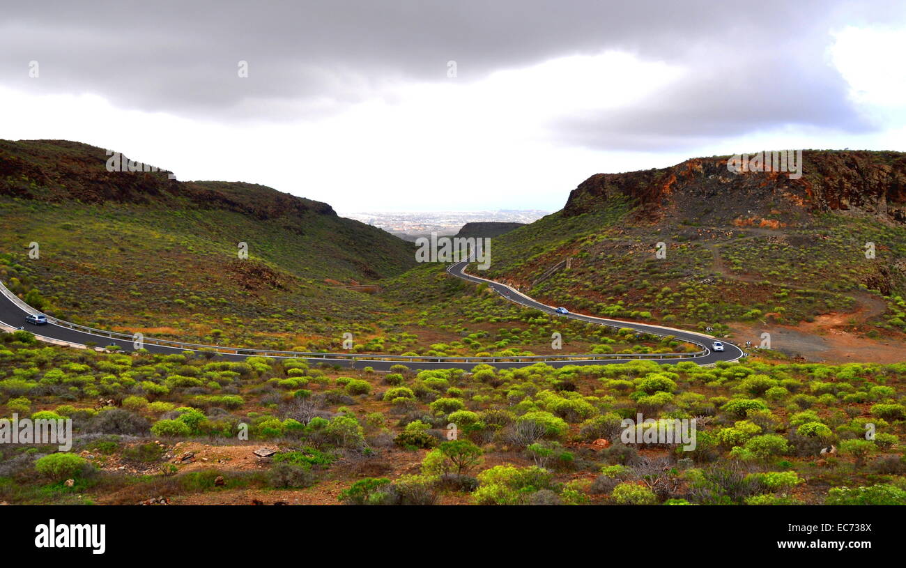 Die Straße von Maspalomas in die Berge. Gran Canaria. Stockfoto