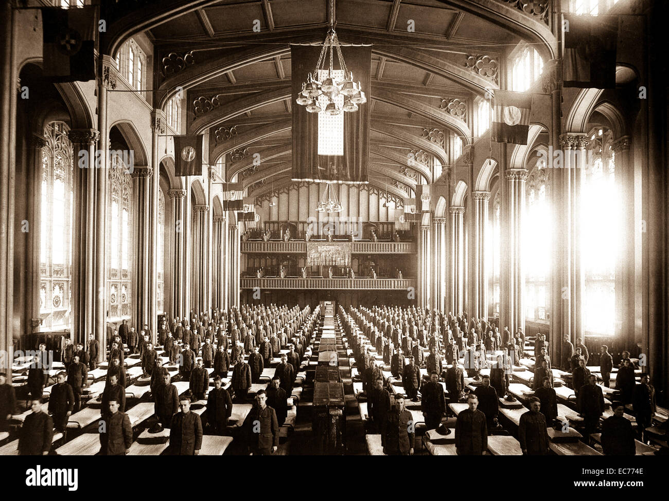 Inspektion der Quartale im Großen Saal, Signal Corps Schule von Radio und Multiplex Telegrafie, Hochschule der Stadt New York, Ca. 1918. Stockfoto