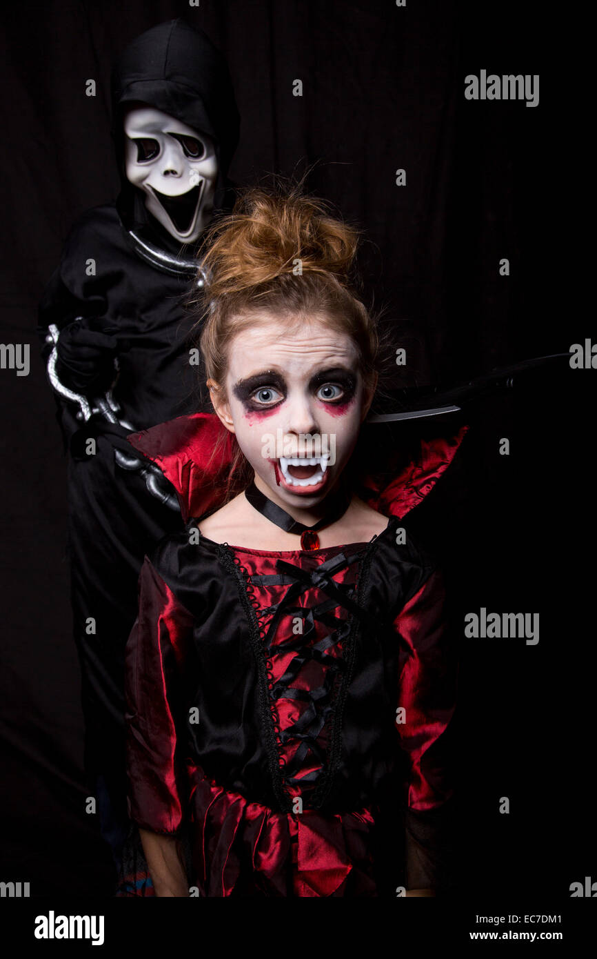 Vampir Madchen Stockfotos Und Bilder Kaufen Alamy