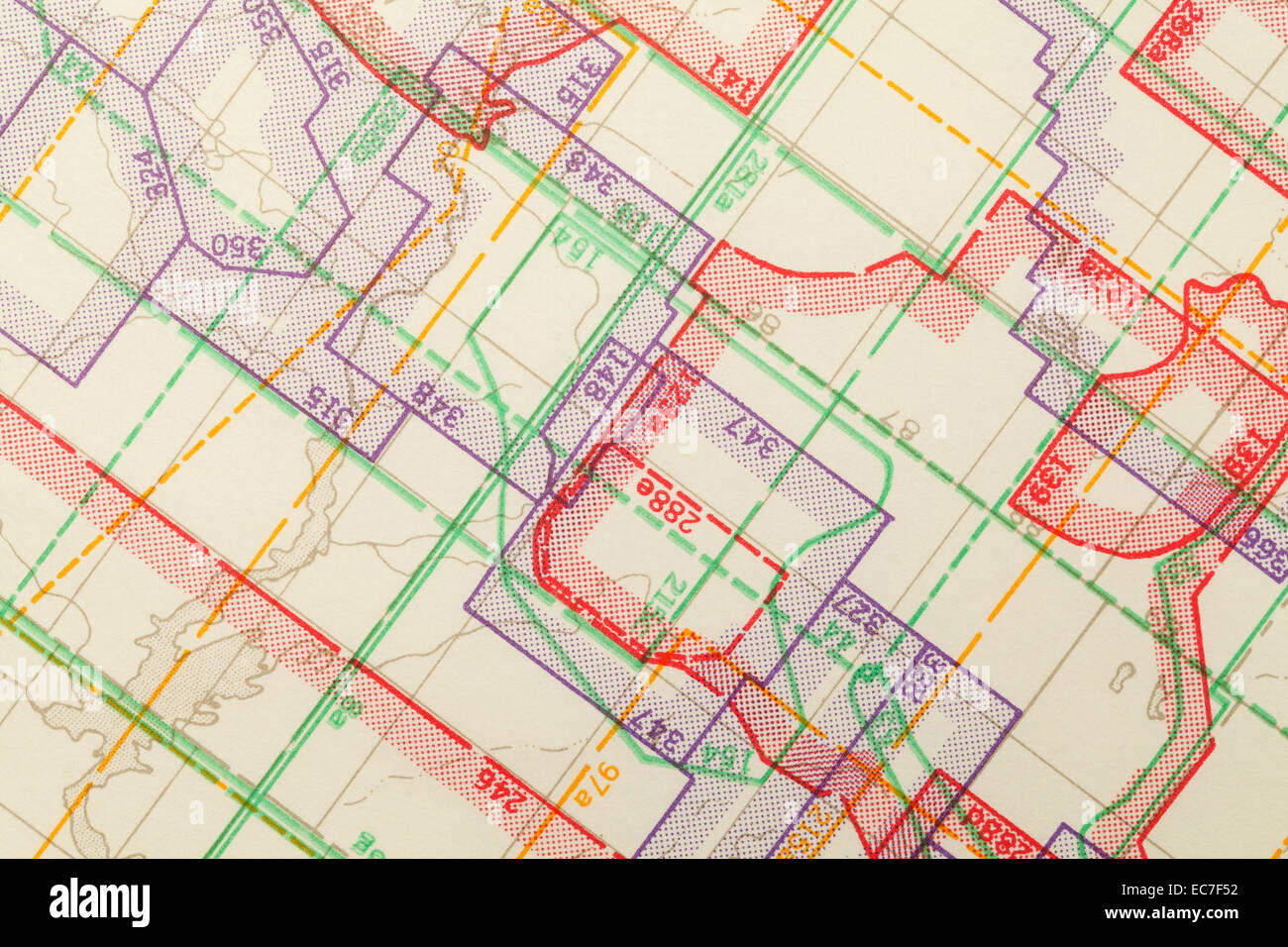 Geometrische bunt zoniert topographische Karte Segment. Stockfoto