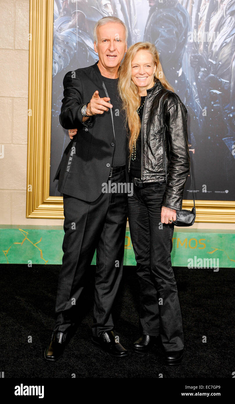 Hollywood, USA. 9. Dezember 2014. James Cameron & Frau Suzy Amis der Hobbit - die Schlacht der fünf Heere Film Premiere 12.09.2014 Hollywood/Bild Allianz Credit: Dpa picture-Alliance/Alamy Live News Stockfoto
