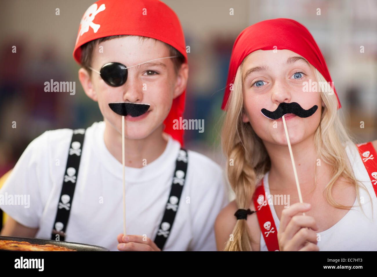 Kinder, verkleidet als Piraten Spaß auf einer party Stockfoto