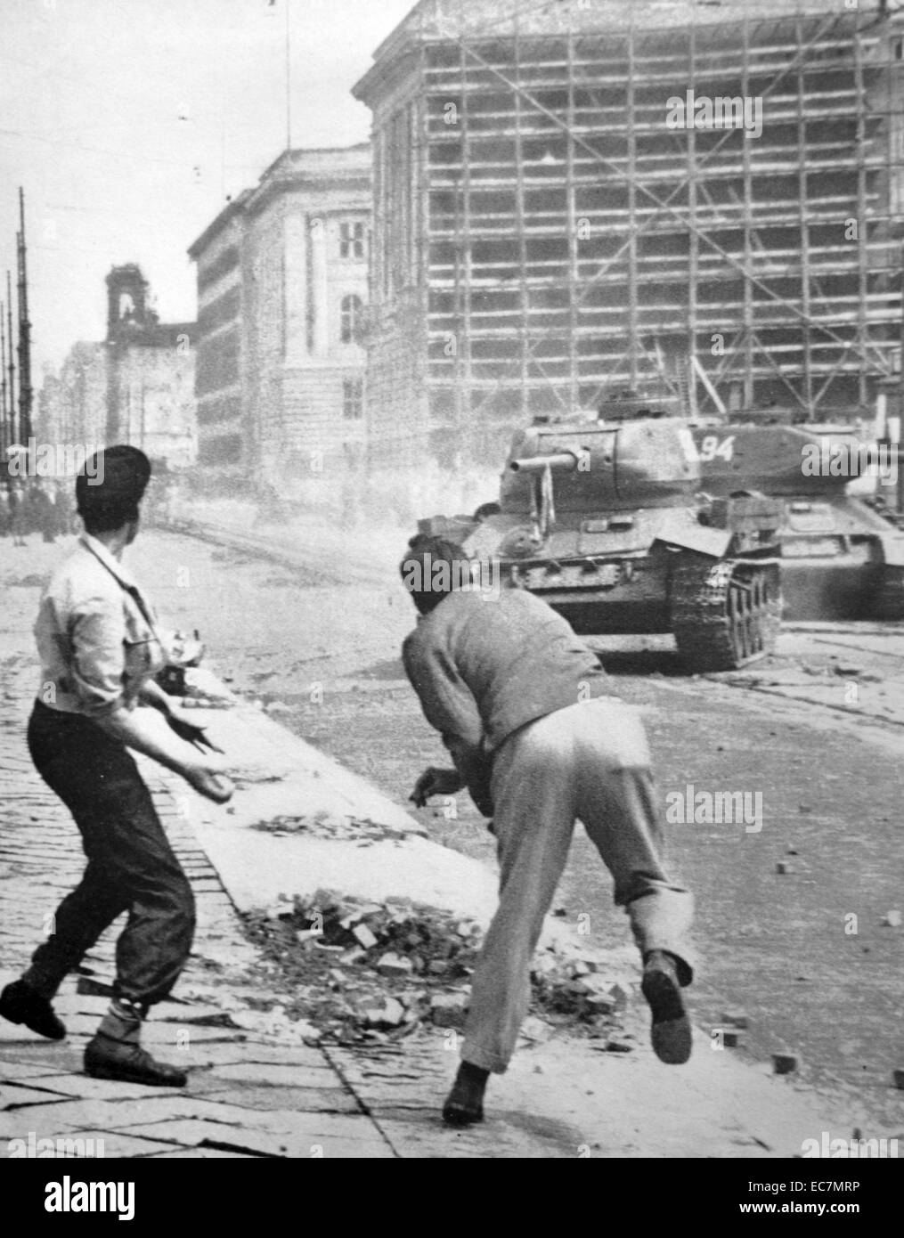 Der Aufstand der 1953 in der DDR wurde von Panzern der Gruppe der sowjetischen Streitkräfte gewaltsam unterdrückt. Stockfoto