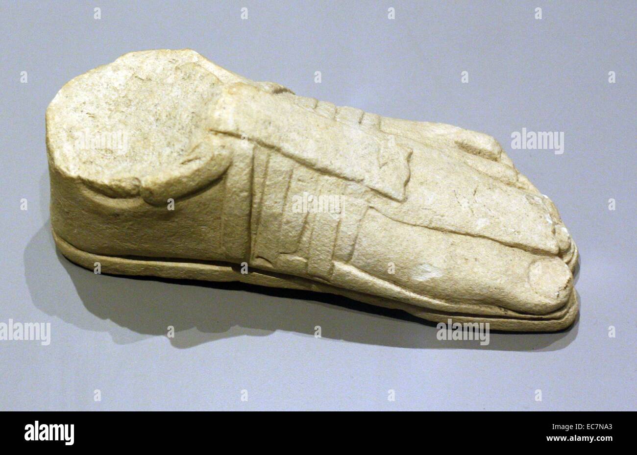 Sandalen wurden häufig getragen zum Wandern in der antiken Welt und bestanden meist aus einer Schutzhülle aus Leder Sohle, die den Fuß des Trägers mit Bändern oder Riemen gesichert war. Stockfoto