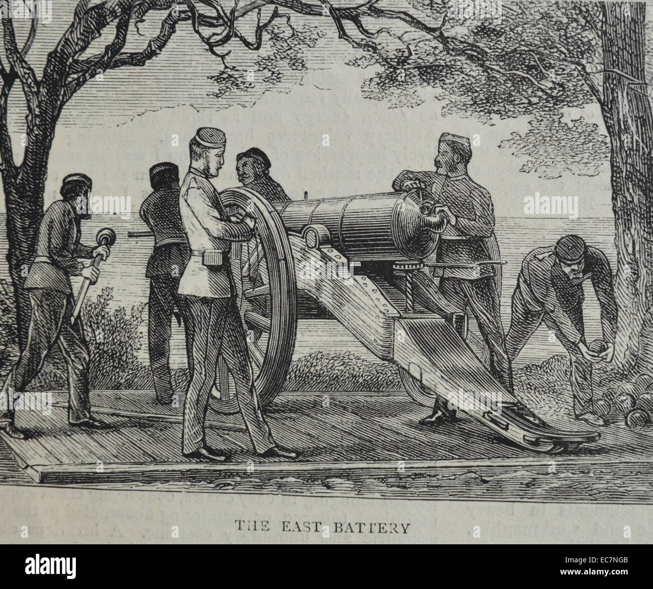 Gravur der Soldaten der East Batterie eine Kanone bewaffnet. Vom 1870 Stockfoto