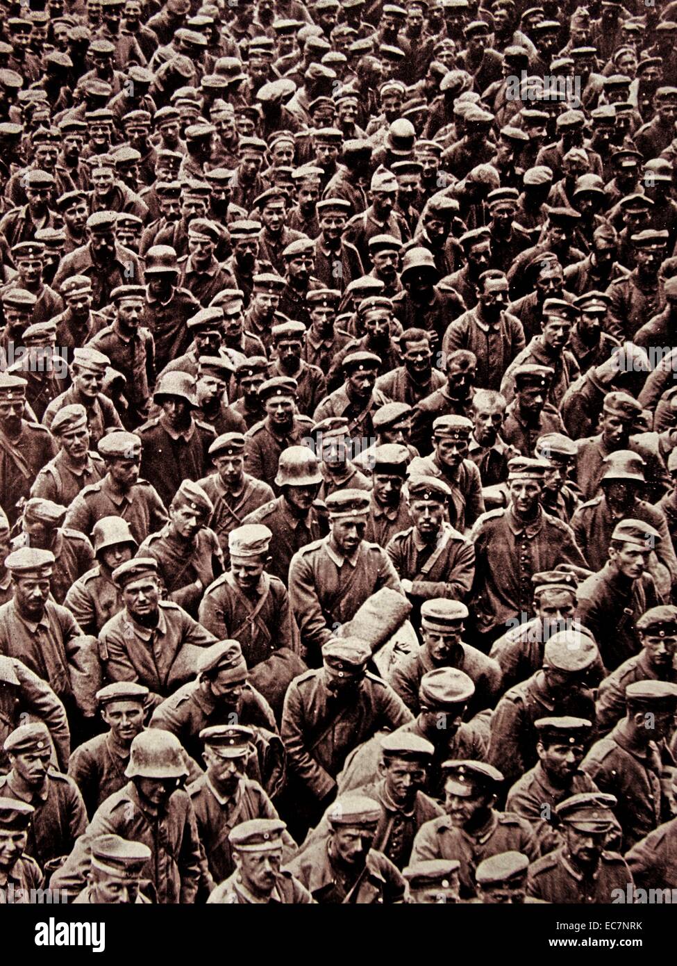 Deutsche Kriegsgefangene in einem Gefangenenlager in Frankreich während Erster Weltkrieg Stockfoto